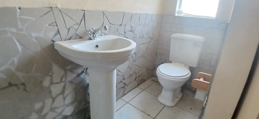 5 Bedroom Property for Sale in Paul Roux Free State